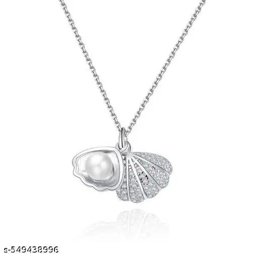 Sea Shell Necklace with a pearl