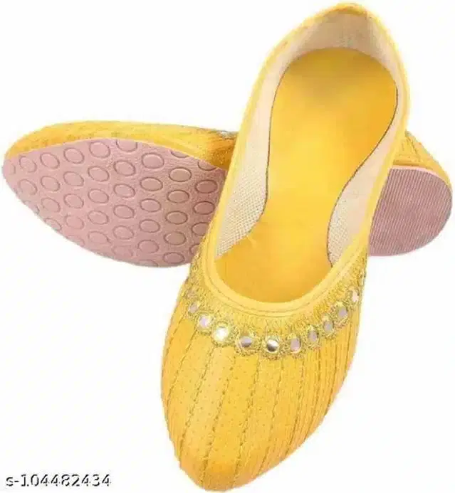 Juttis for Women (Yellow, 4)