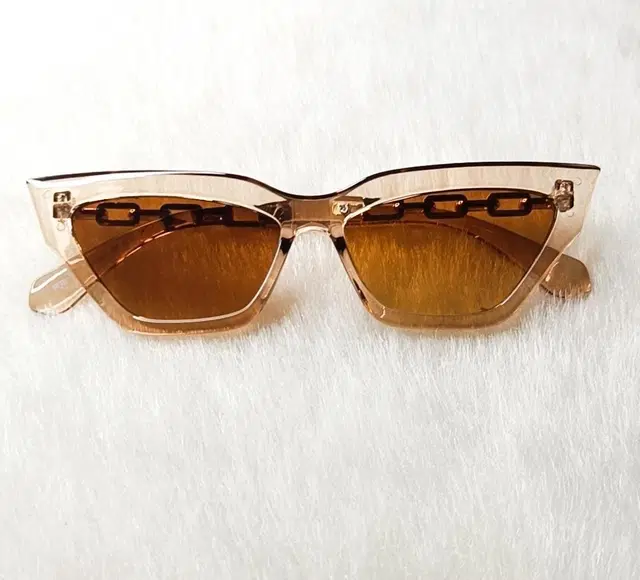 UV Protected Stylish Sunglass for Women (Beige)