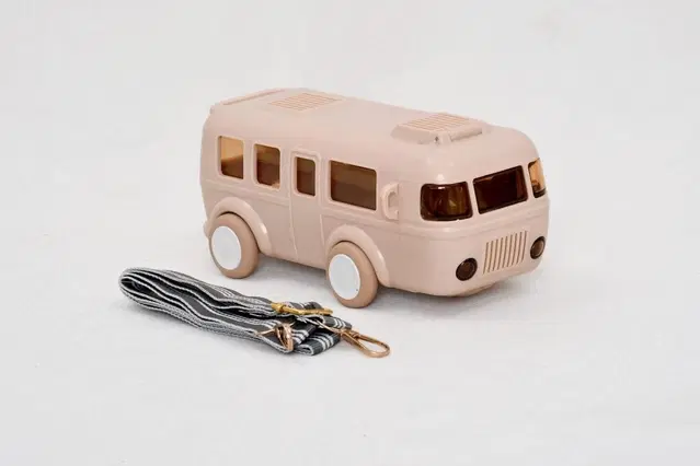 Plastic Bus Shape Sipper Bottle for Kids, Multicolor (1000 ml)