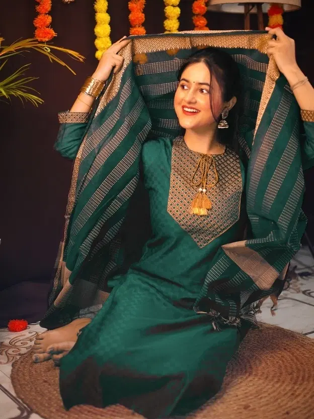 cotton Blend Embroidered kurta set for women, Green (XL)