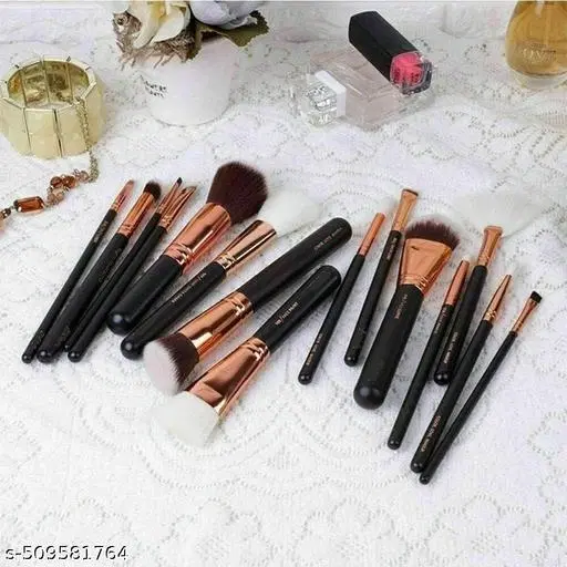 Professional Complete Makeup Brush Set with Pouch - Includes 15 Face and Eye Makeup Brushes Kit