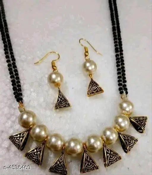 Classy Women's Mangalsutra Set