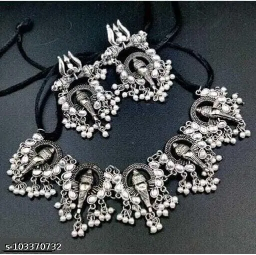 Fashionable Trendy Jewellery Set
