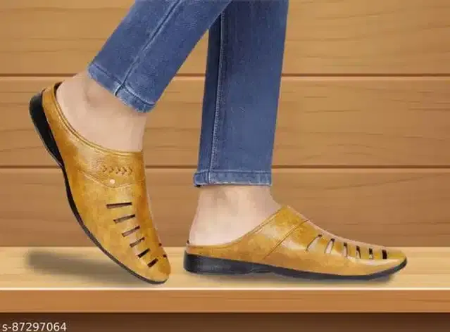 Juttis for Men (Tan, 9)