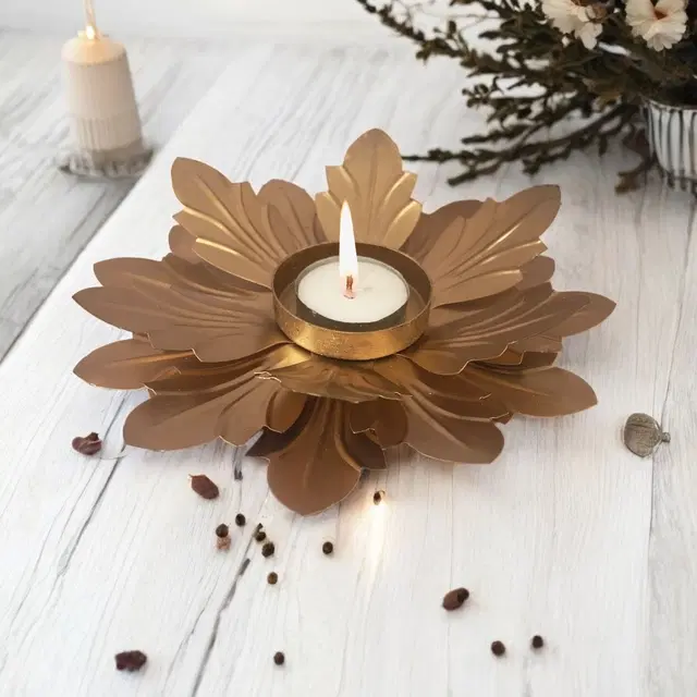 Metal Designer Tealight Candle Holder, Gold, 16x16x3 cm, Pack of 1