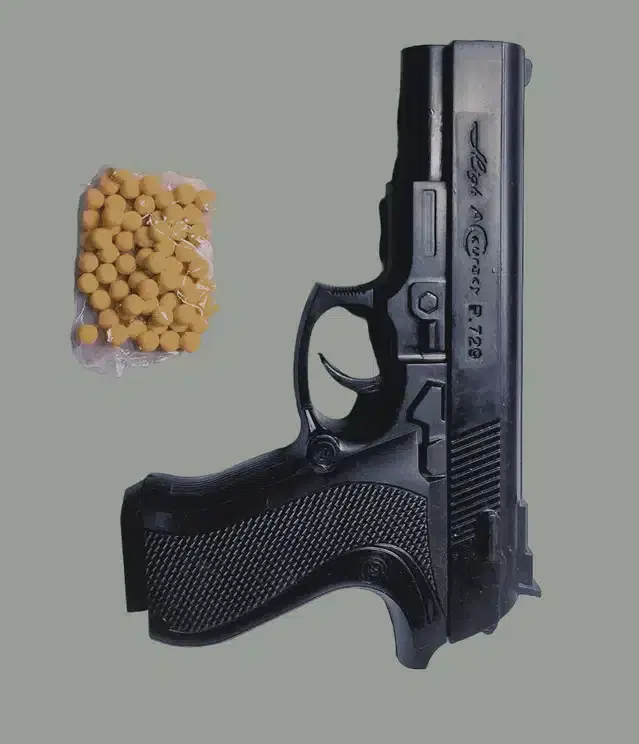 Plastic Gun Toys with 60 Pcs Bullets for Kids, Black & Yellow