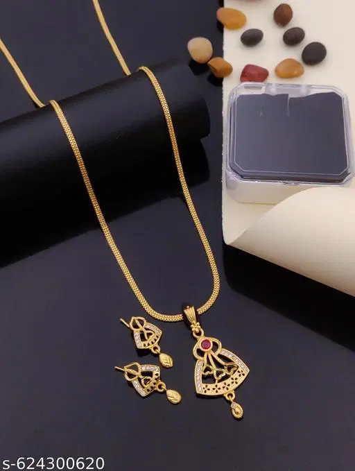Pendant with Chain for Women (Gold)