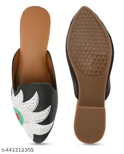 Juttis for Women (Black, 4)