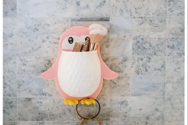 Penguin Shape Plastic Toothbrush Holder (Pack Of 1)