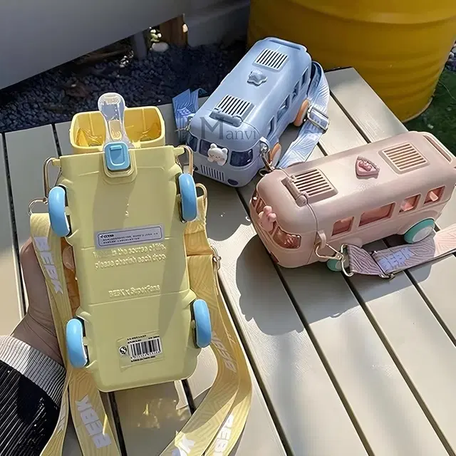 Plastic Bus Shape Sipper Bottle for Kids, Multicolor (1000 ml)