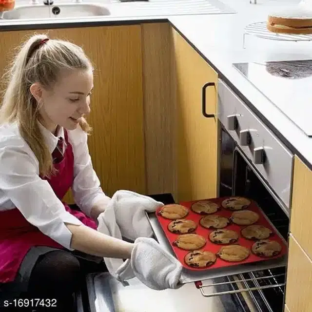 Silicone 6 Cup Cake Tray, Red