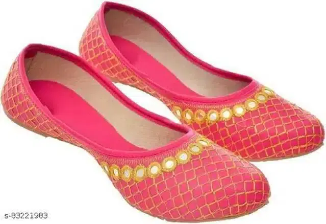 Juttis for Women (Pink, 4)