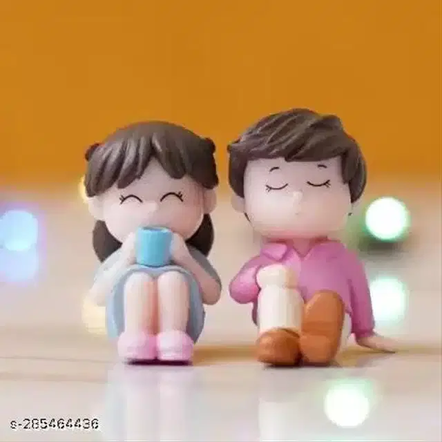 Plastic Romantic Love Couple Miniature Showpiece, Multicolor, Set of 1