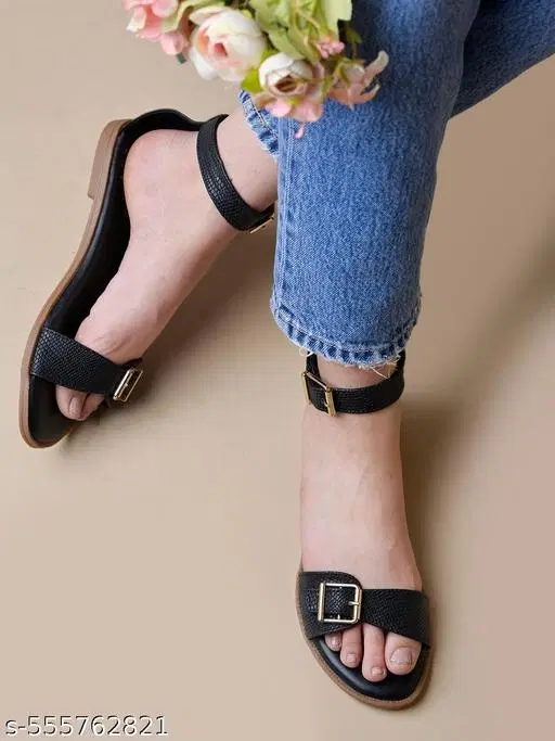 Shoetopia Girls Flat Sandals - Black Size 8.0