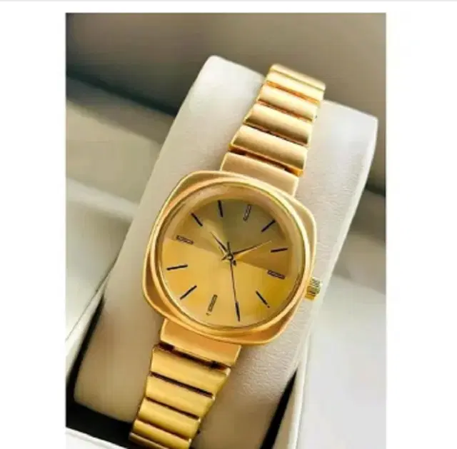 Analog Watch for Women (Gold)