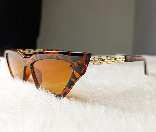 UV Protected Stylish Sunglass for Women (Brown)