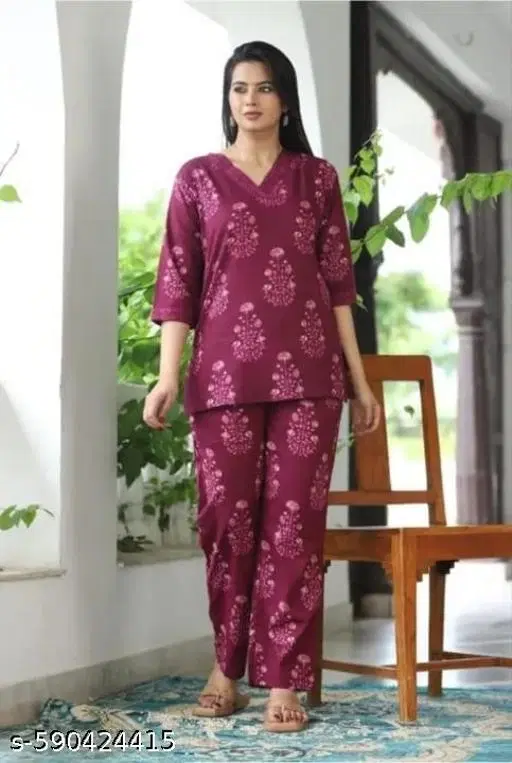 Kurta Set for Women (Red, S)