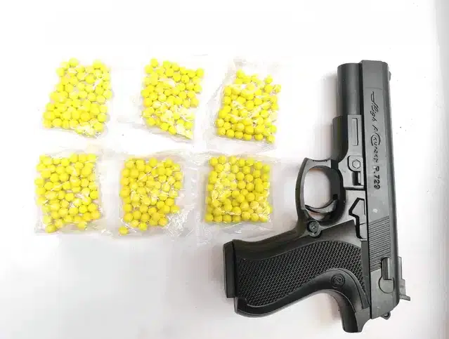 Plastic Gun Toys with 360 Pcs Bullets for Kids, Black & Yellow