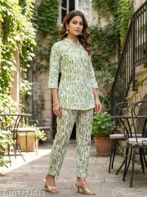 Kurta Set for Women (Green, S)