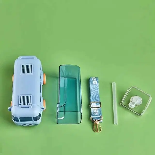 Plastic Bus Shape Sipper Bottle for Kids, Multicolor (1000 ml)