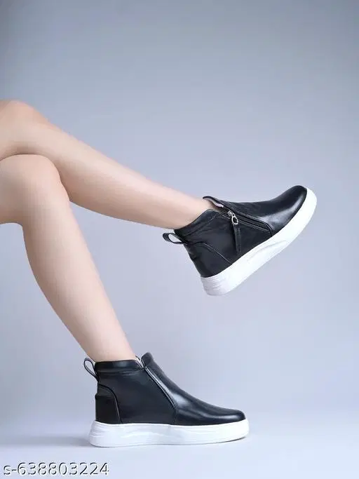 Solid Flatform Heeled Boots for Women Black (3)