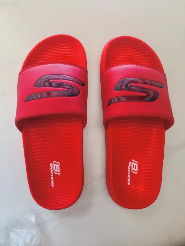 Casual Sliders for Men (Red)