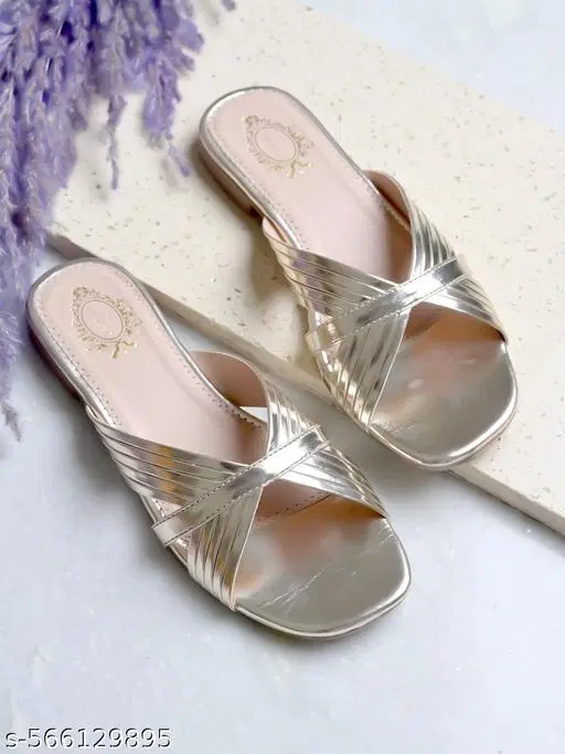 Shoetopia Girls Solid Flat Sandals Gold Size 5