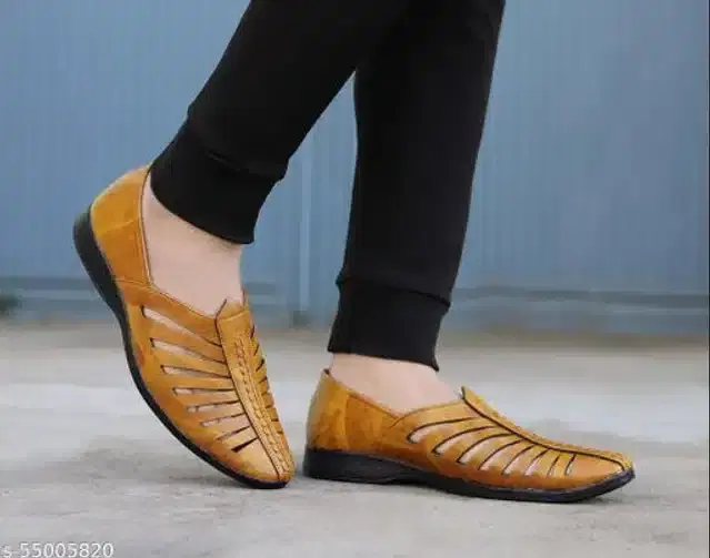 Juttis for Men (Tan, 8)
