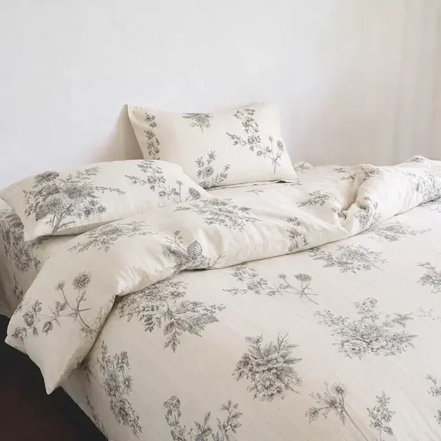 Home Elegance Micro King Bedsheet 88x96in Cream Floral