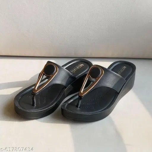 Aerowalk Sandals (Black, 4)