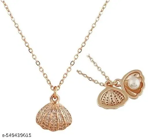 Sea Shell Necklace with a pearl