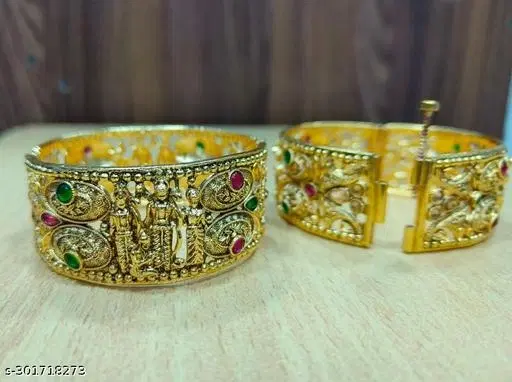 BANGLES SET