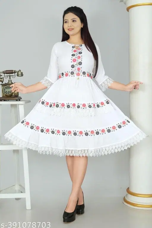 Embroidered Kurta for Women (White, S)