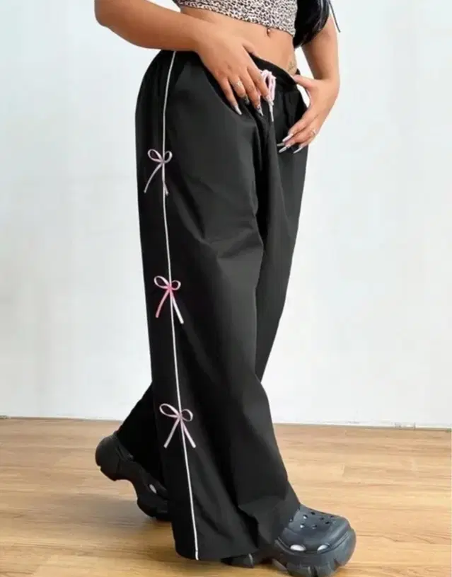 Cotton Blend Solid Loose Fit Pant for Women (Black, 28)