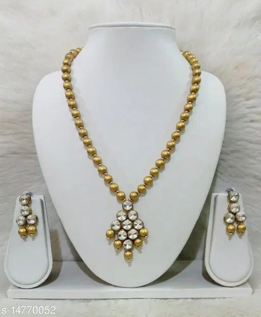 Beautiful Kundan Necklace Set for Women & Girls, Golden