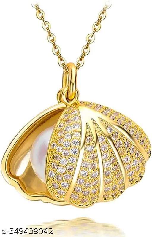 Sea Shell Necklace with a pearl