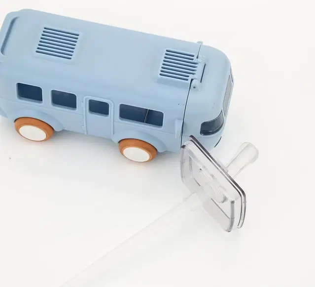 Plastic Bus Shape Sipper Bottle for Kids, Multicolor (1000 ml)