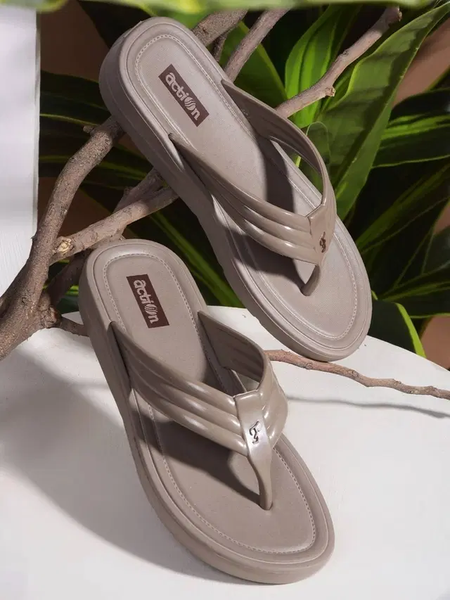 action Slippers for Women (Brown, 8)