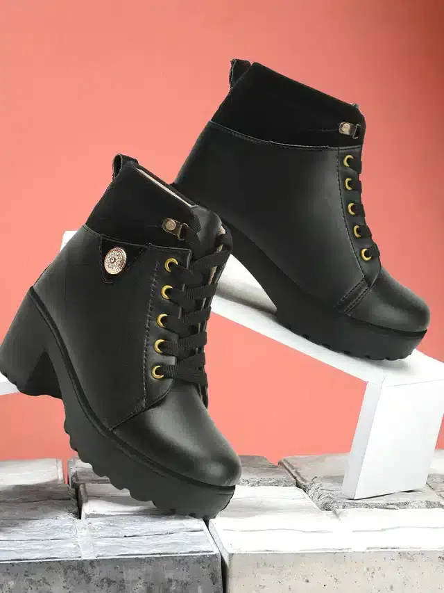 Boots for Women & Girls (Black, 4)