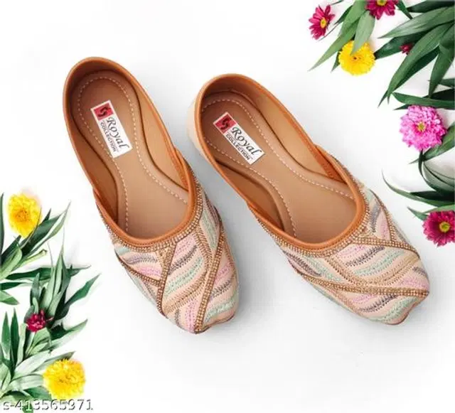 Juttis for Women (Cream, 6)