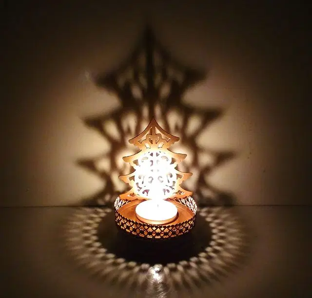Heaven Decor Shadow Christmas Tree Tealight Candle Holder, A097