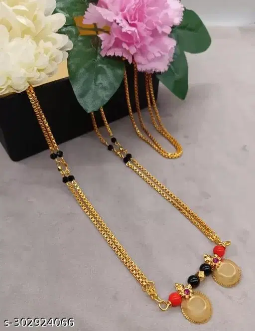Single Strand Mangalsutra for Women (Gold, Short)
