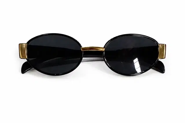 Vintage Oval Metal Sunglasses for Women ,Black