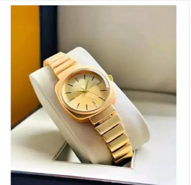 Analog Watch for Women (Gold)