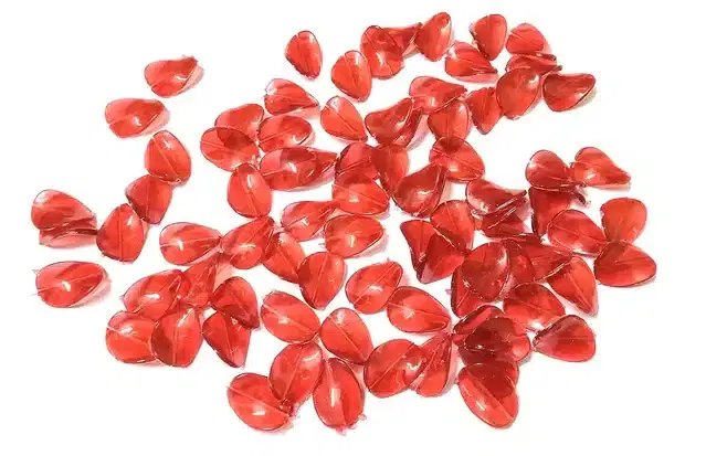 Leaf Shape Plastic Sequins Craft Material, Red, Pack of 200