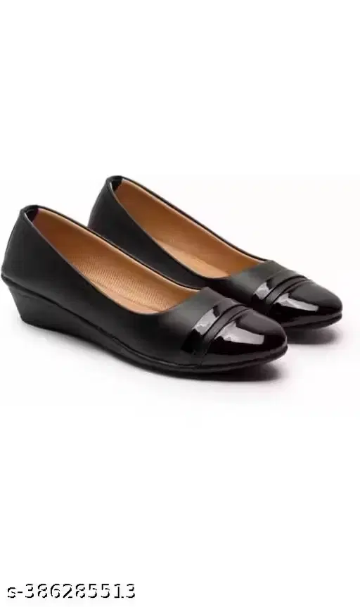 Juttis for Women (Black, 4)