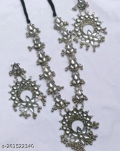 Fashionable Kundan Jewellery Set