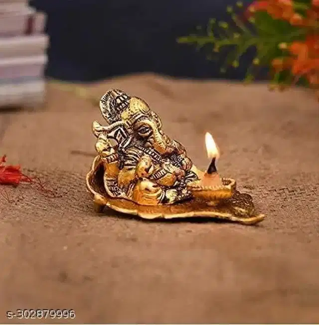 Aluminium Decorative Showpiece, Gold