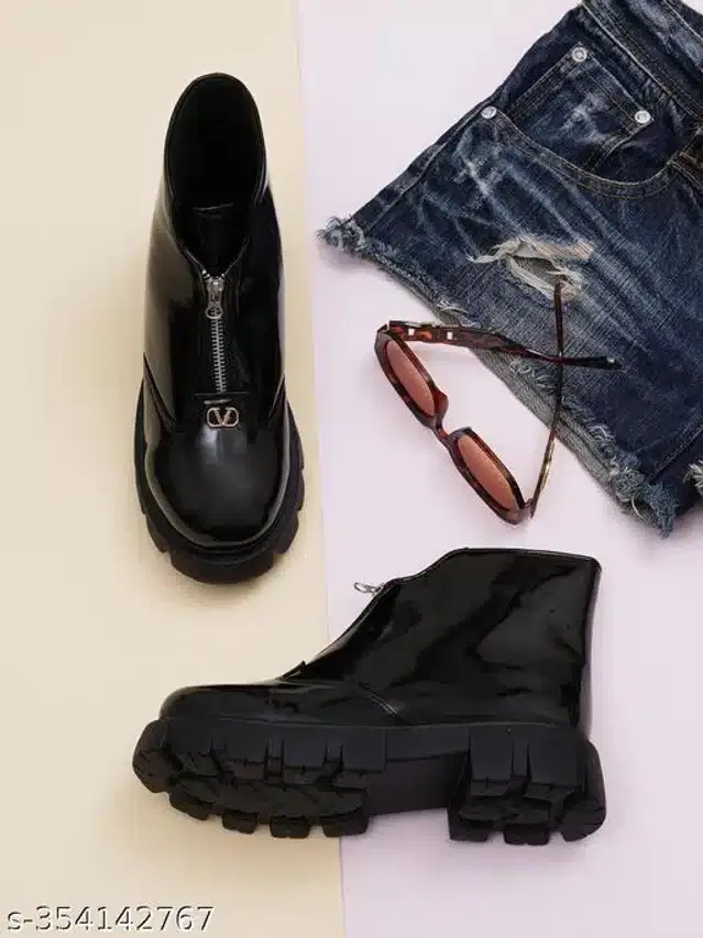 Boots for Women (Black, 8)